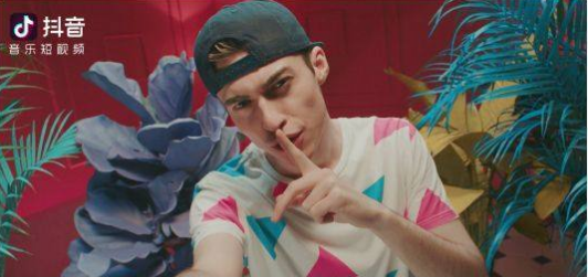 抖音怎么把照片做成视频 苹果手机抖音照片视频教程