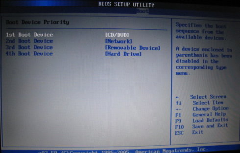 如何在BOIS中设置光盘启动?