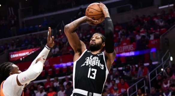 NBA2021季后赛西决G3快船1:2太阳逆转乔将军挂帅命中超远三分 布克保罗手感不佳